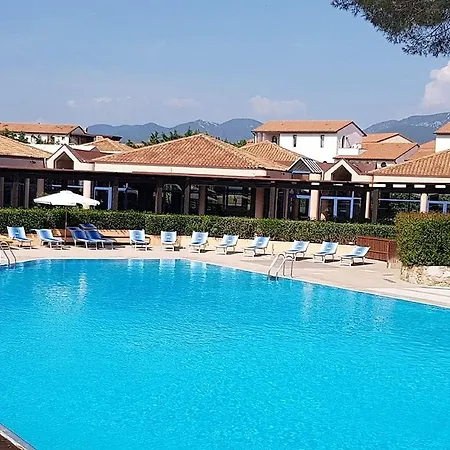Отель Garden Toscana Resort