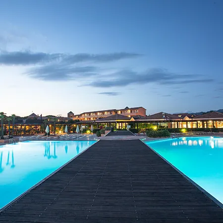Отель Garden Toscana Resort 4*